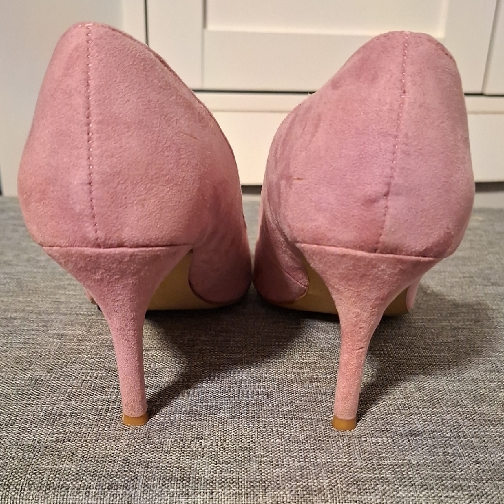Joe‎ Fresh Mauve Suede Pointed-Toe Heels - Picture 6 of 10